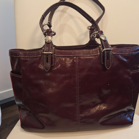 VTG/EUC Coach Plum Madison Patent Leather Tote - Picture 2 of 4
